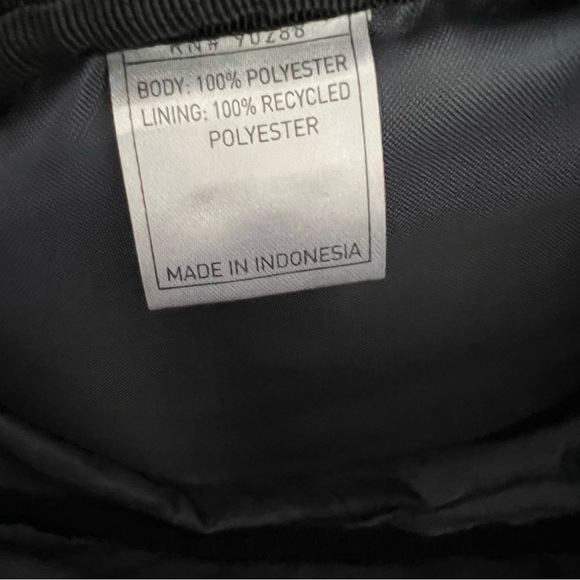 Adidas Crossbody Bag Fanny Pack Gray Puffer One Strap Zip Closure Bag - Picture 5 of 8